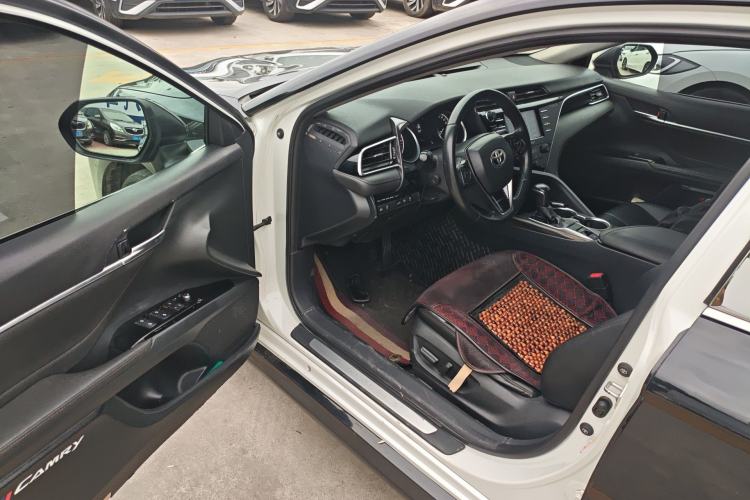 Used Toyota Camry 2018 2.0G Luxury Edition Driver Seat