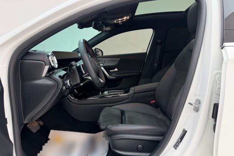 Used Mercedes-Benz A-Class 2024 Updated A 200 L Fashion Version Interior 3