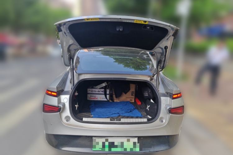 Used XPeng P7 2021 670G Trunk