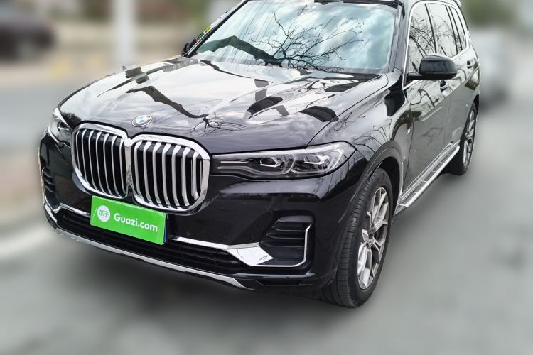 Used BMW X7 2022 xDrive40i Luxury Package with Leading Features