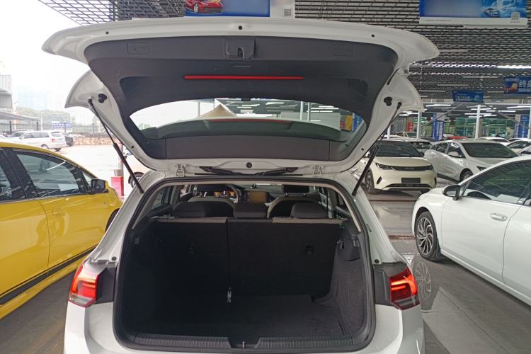 Used Volkswagen Golf 2023 200TSI DSG
