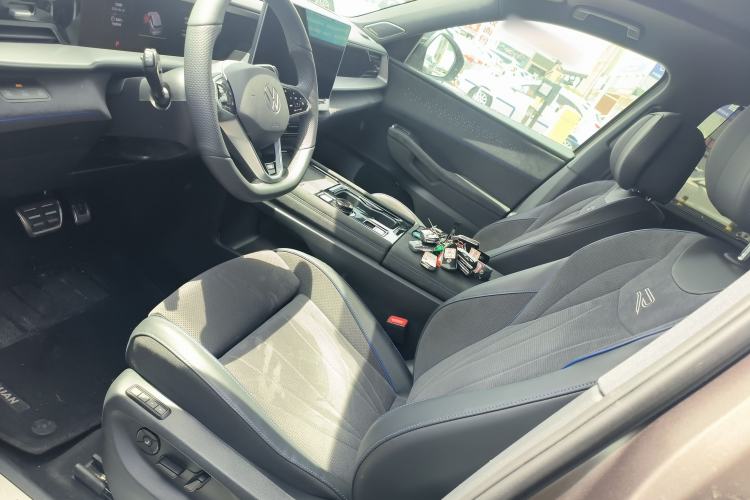 Used Volkswagen Teramont 2025 Tiguan Pro 450TSI Four-Wheel Drive Summit Edition
