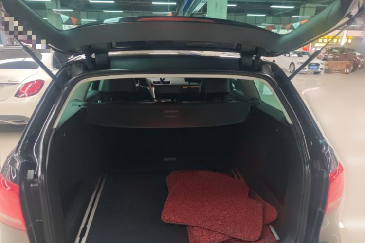 Used Volkswagen Magotan 2012 Travel Edition 2.0 TSI Comfort Version Trunk