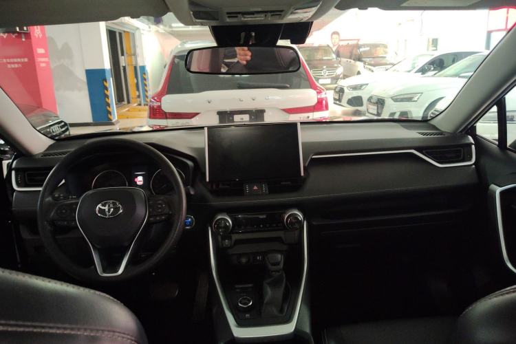 Used Toyota Wildlander 2021 Dual-Motor 2.5L E-CVT Four-Wheel Drive Luxury Edition Center Console