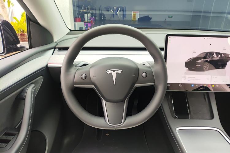 Used Tesla Model Y 2023 Long-Range All-Wheel-Drive Version