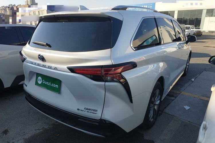 Used Toyota Sienna 2024 2.5L Hybrid Four-Wheel Drive Prestige Edition