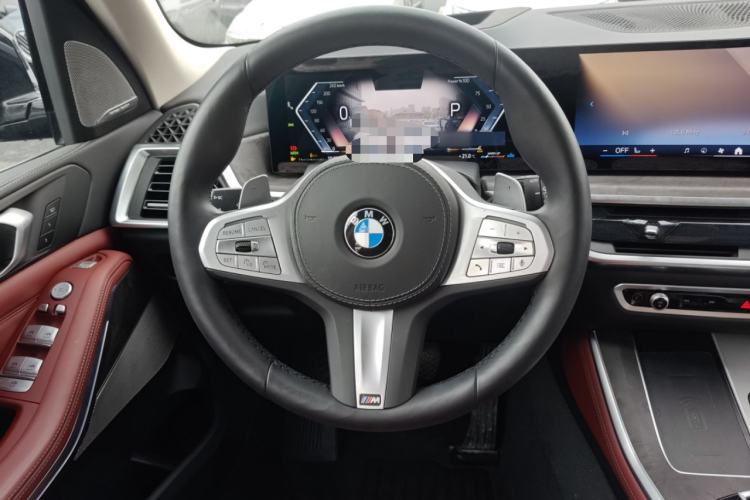Used BMW X5 2023 xDrive 30Li Luxury M Sport Package Steering Wheel