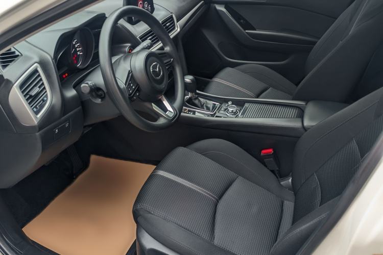 Used Mazda 3 Axela 2017 Hatchback 1.5L Automatic Luxury Model Emission Standard China V Interior 6