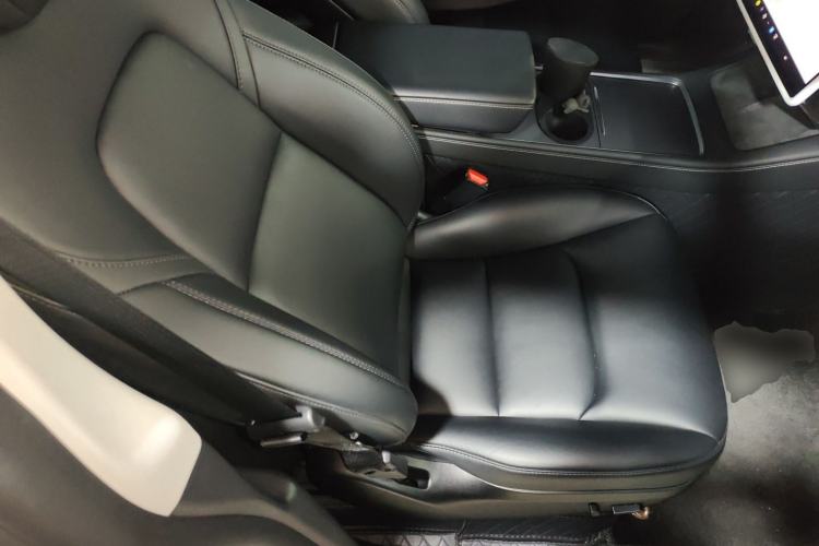 Used Tesla Model Y 2024 Rear-Wheel-Drive Version Right Front Seat