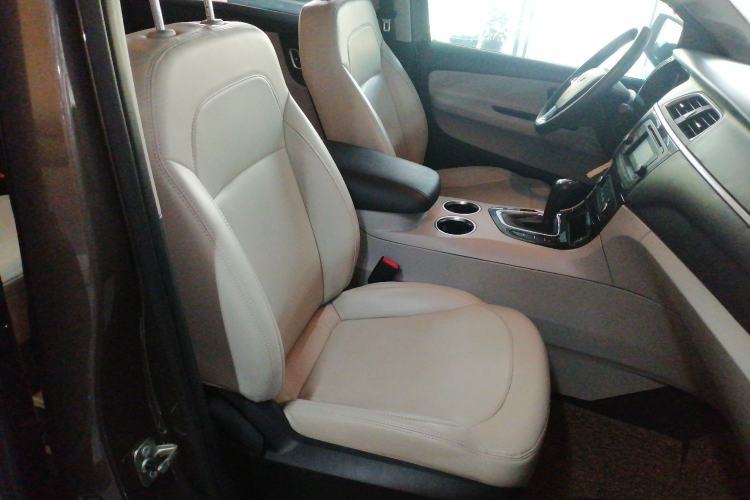 Used Huasong 7 2015 2.0T Automatic Comfort Model Right Front Seat