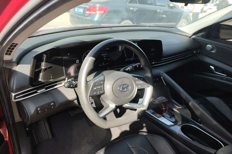 Used Hyundai Elantra 2021 1.5L CVT LUX Prestige Edition