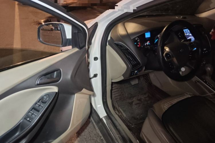 Used Ford Focus 2012 Sedan 1.6L Automatic Prestige Model