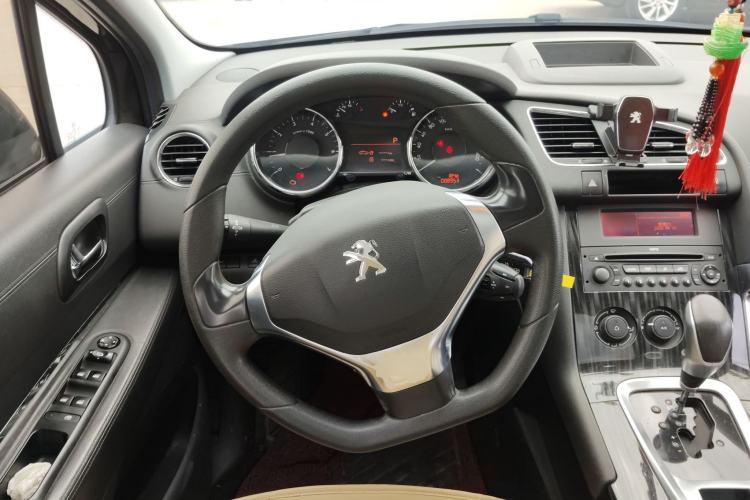 Used Peugeot 3008 2015 2.0L Automatic Classic Edition
