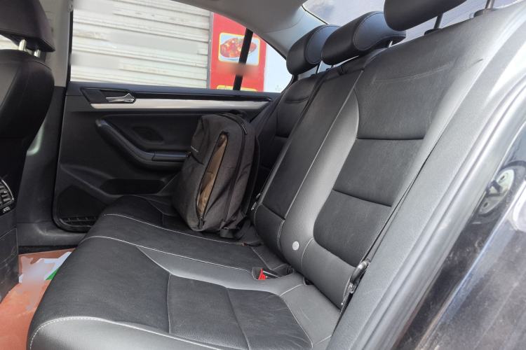 Used Volkswagen Sagitar 2015 1.6L Manual Comfort Model