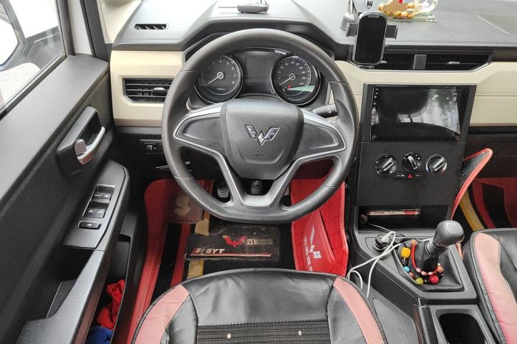 Used Wuling Hongguang PLUS 2019 1.5T Manual Comfort Version 7 Seats
