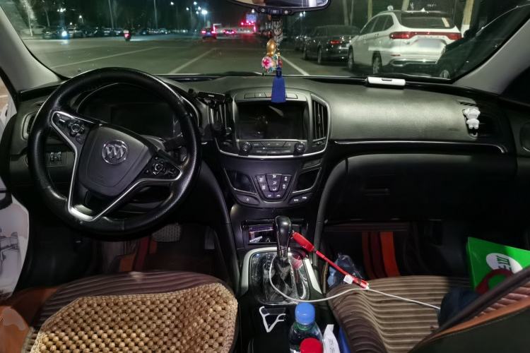 Used Buick Regal 2015 1.6T Elite Tech Model Center Console