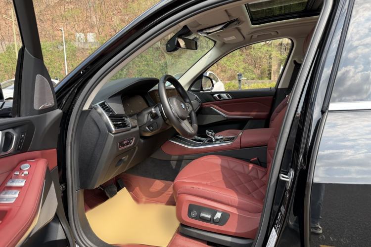 Used BMW X5 2022 Restyled xDrive 30Li Luxury Version M Sport Package
