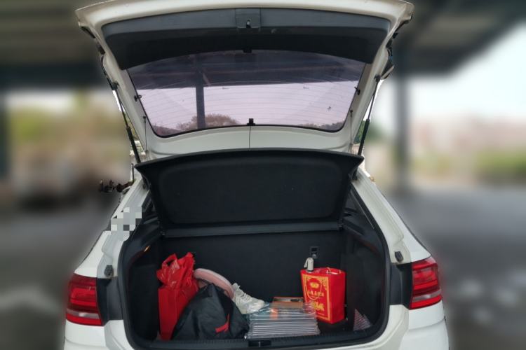 Used Volkswagen Santana 2015 Haval H6 1.6L Automatic Luxury Model Trunk