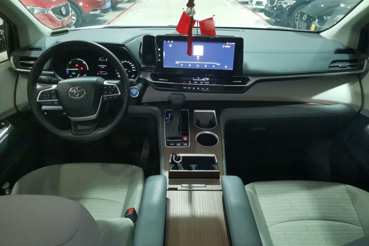 Used Toyota Sienna 2023 2.5L Hybrid Comfort Edition