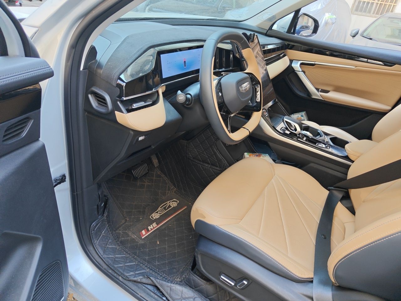 Geely Auto FX11 2023 1.5TD DCT Prestige Edition — снимка 16