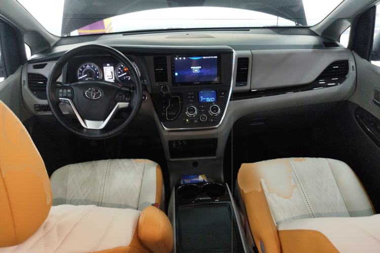 Used Toyota SIENNA 2015 3.5L Two-Wheel Drive LE Center Console