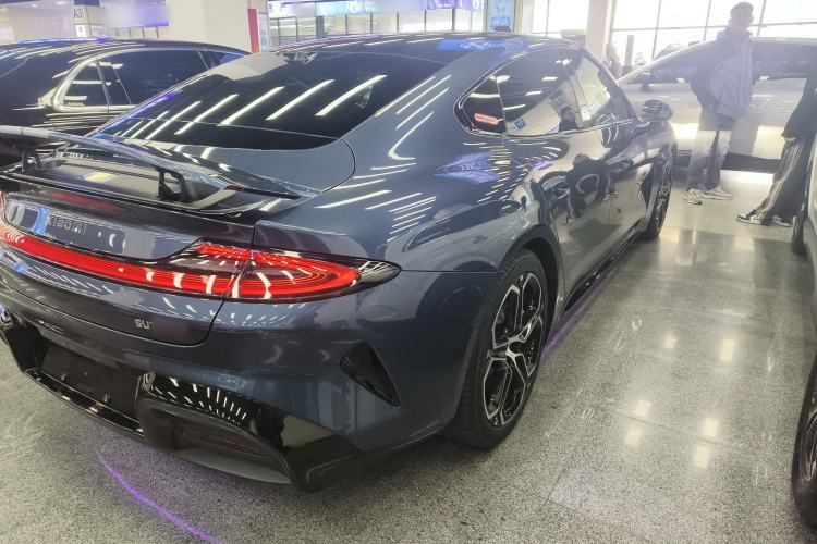 Used Xiaomi Auto SU7 2024 Four-Wheel Drive Ultra-Long Range Advanced Intelligent Driving Max Edition