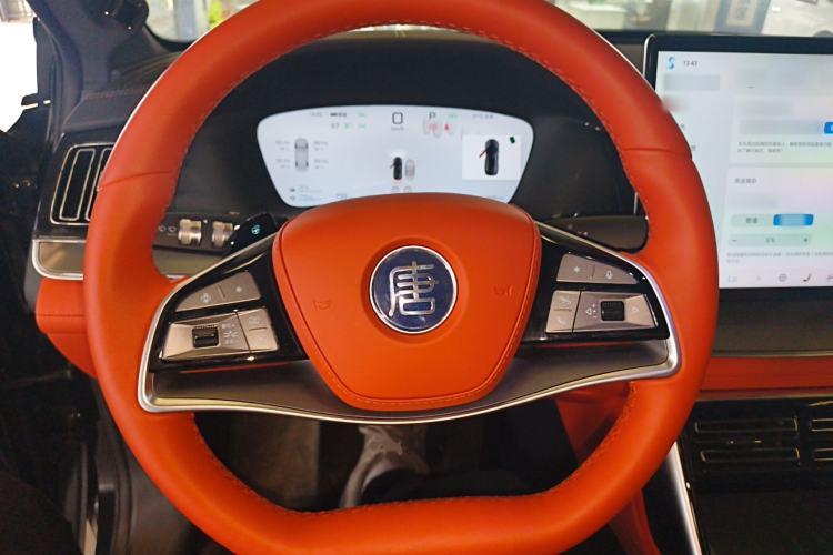 Used BYD Tang New Energy 2025 Model Smart Drive Version DM-i 175KM Prestige Version Steering Wheel