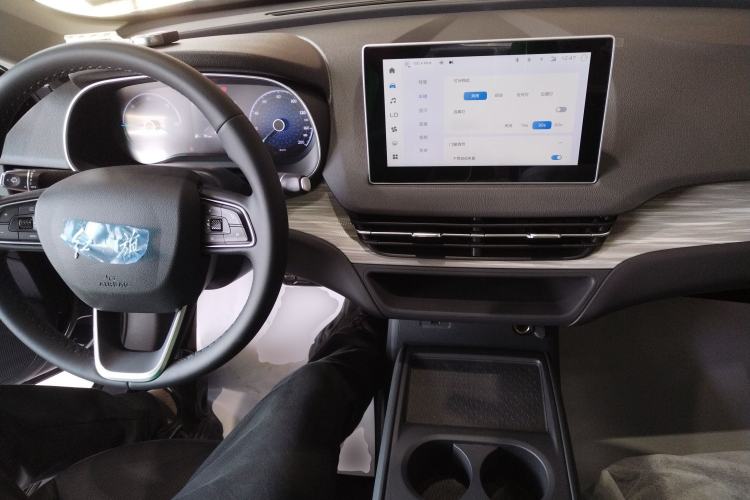 Used Hongqi E-QM5 2025 500km Range Commuter Version