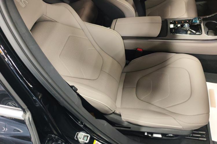 Used BYD Han 2024 EV Glory Edition 610 km All-Wheel Drive "Tian Shen Zhi Jia" Intelligent Driving Model