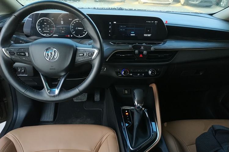 Used Buick GL6 2021 323T Mild Hybrid Connect Prestige Model Interior 2