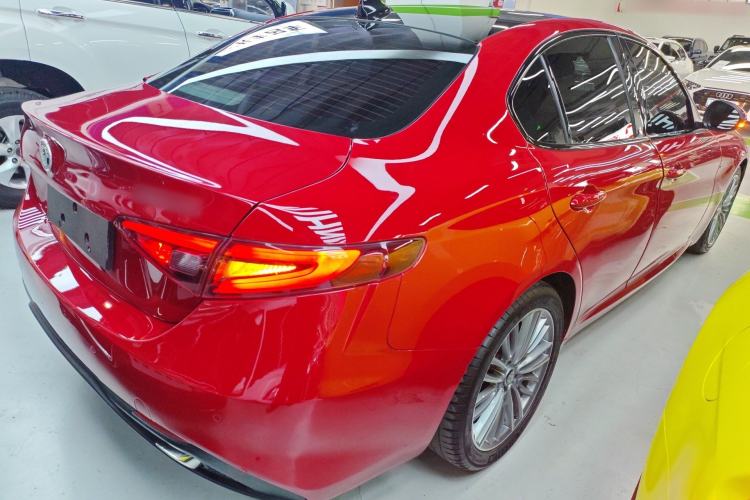 Used Alfa Romeo Giulia 2017 2.0T 280HP Luxury Sport Edition