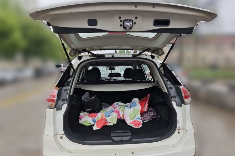 Used Nissan X-Trail 2015 2.0L CVT Comfort MAX Edition 2WD Trunk