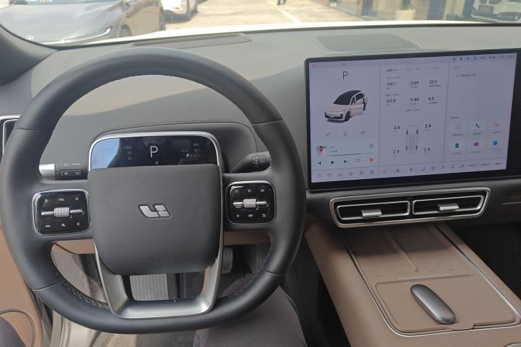 Used Li Auto L8 2025 Max Smart Refresh Edition
