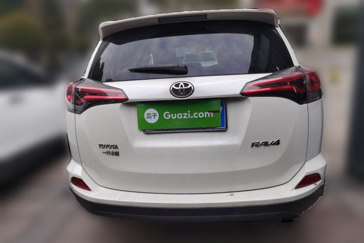 Used Toyota RAV4 2016 2.0L CVT Two-Wheel Drive Fashion Edition China V Standard