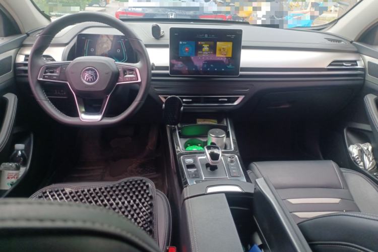 Used BYD Qin Pro New Energy 2019 EV Super Edition Standard Version Smart Connect Leading Style Center Console