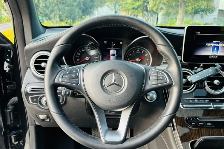 Used Mercedes-Benz GLC 2019 GLC 260 L 4MATIC Dynamic Model