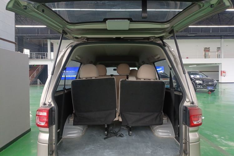 Used FORTHING Lingzhi 2023 M5L 1.6L Base Model 7 Seats
