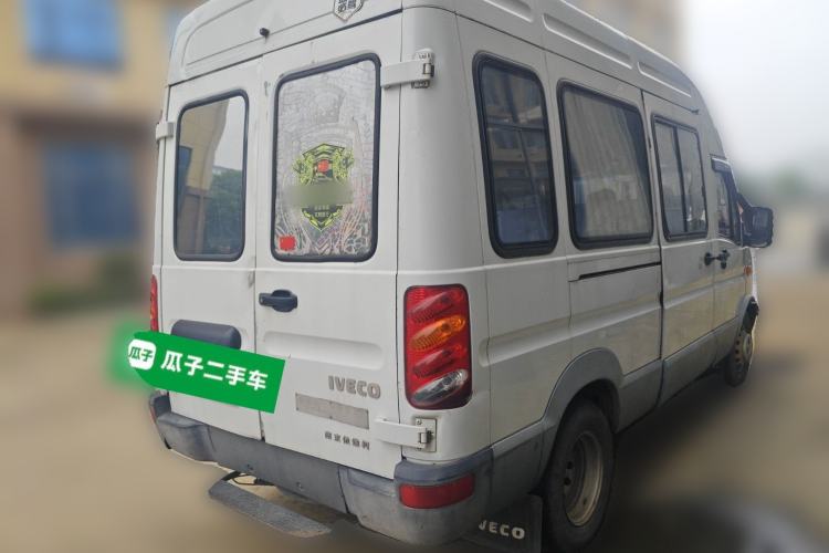 Used Iveco Power Daily 2017 2.5T Classic A37 High-Roof 7-Seater Passenger Van 47Z5 Rear Right 45 Deg