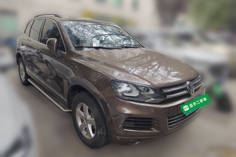 Used Volkswagen Touareg 2015 3.0 TSI Comfort Model Front Right 45 Deg