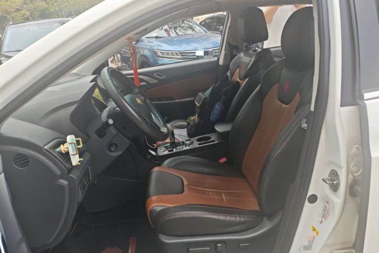 Used BYD Qin New Energy 2015 1.5T Dual-Crown Flagship Plus Edition Left Front Seat