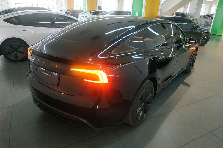 Used Tesla Model 3 2023 Rear-Wheel-Drive Version
