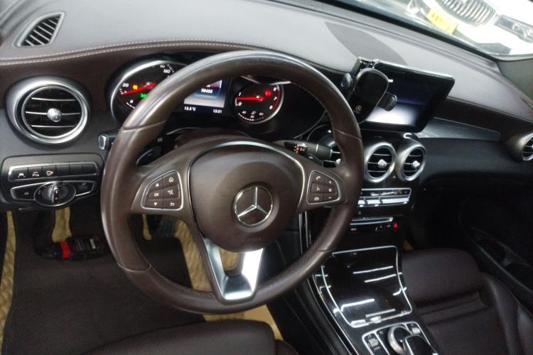 Used Mercedes-Benz GLC 2017 GLC 260 4MATIC Luxury Model