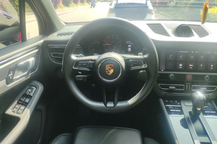 Used Porsche Macan 2024 Macan 2.0T Steering Wheel