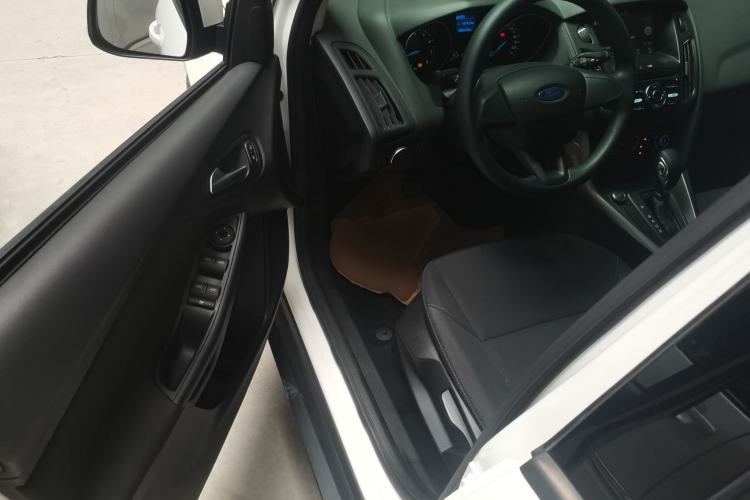 Used Ford Focus 2017 Hatchback 1.6L Automatic Comfort Plus SmartDrive Edition
