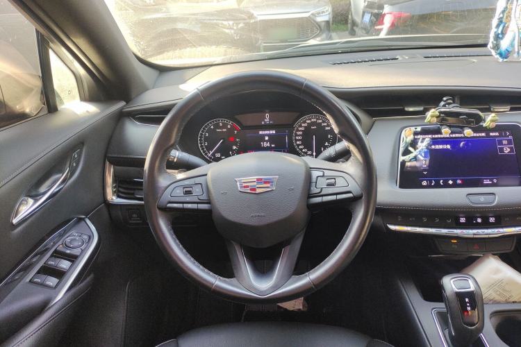 Used Cadillac XT4 2018 28T Two-Wheel Drive Tech Version