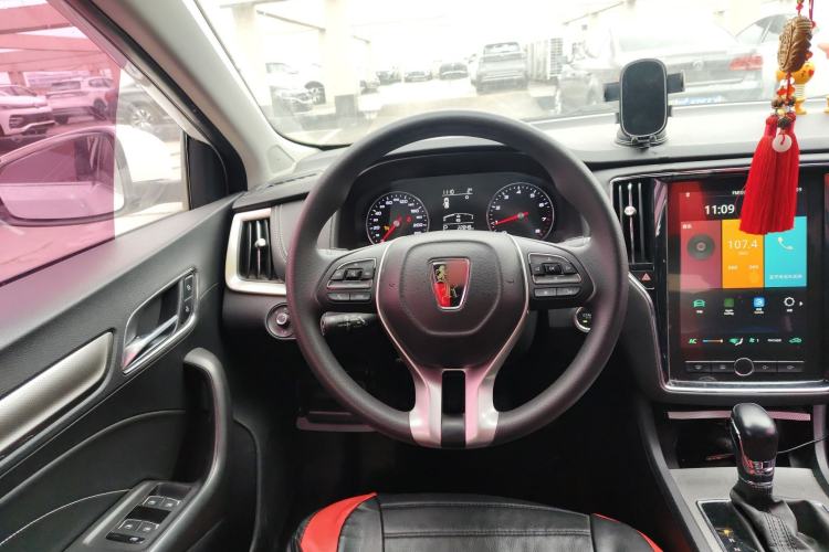 Used Roewe i6 2019 PLUS 20T TST 4G Connected Flagship Superb Edition
