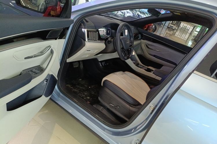 Used BYD Song PLUS New Energy 2023 Champion Edition DM-i 110KM Flagship Model Driver Seat