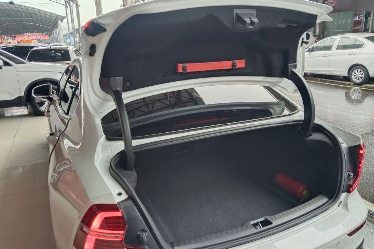 Used Volvo S60 2024 B4 Zhiyi Luxury Edition Trunk