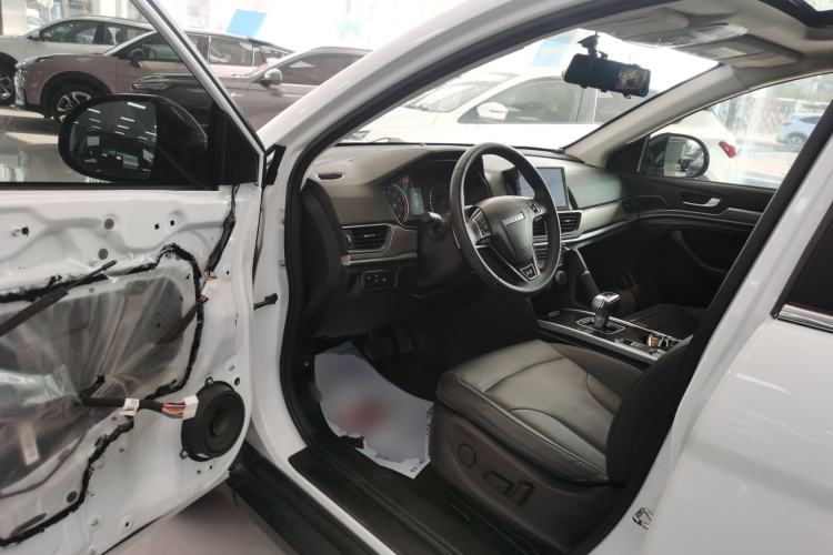 Used Haval H6 2021 Sport Edition 1.5T Automatic Elite Smart Connectivity Model with Hexagonal Grille
