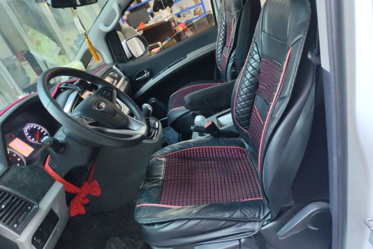 Used JAC Refine M4 2016 2.0L Manual Luxury Version
